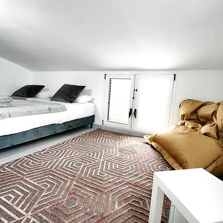 Rooftop Pamro - Private Jacuzzi - Fitness Area - Free Wifi - Air Conditioner - Pool - Modern & Comfortable - Sunnygolf *