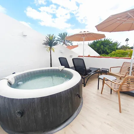 Pamro Moderner - 4 Schlafzimmer - 2 Baeder - Whirpool - Mit Pool - Familienfreundlich *