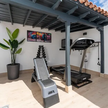 Holiday home Rooftop Pamro - Private Jacuzzi - Fitness Area - Free Wifi - Air Conditioner - Pool - Modern & Comfortable - Sunnygolf