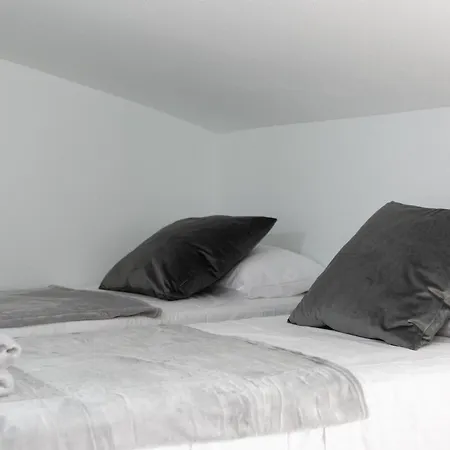 Rooftop Pamro - Private Jacuzzi - Fitness Area - Free Wifi - Air Conditioner - Pool - Modern & Comfortable - Sunnygolf Holiday home