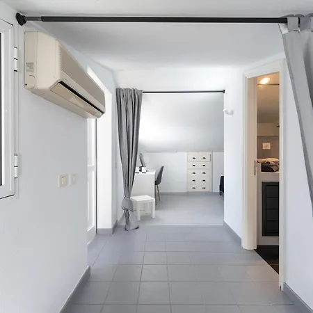 Pamro Moderner - 4 Schlafzimmer - 2 Baeder - Whirpool - Mit Pool - Familienfreundlich *