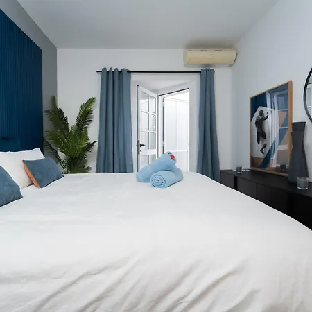 Rooftop Pamro - Private Jacuzzi - Fitness Area - Free Wifi - Air Conditioner - Pool - Modern & Comfortable - Sunnygolf *